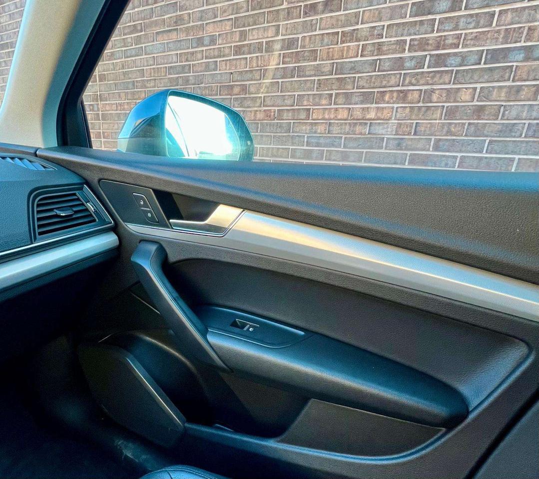 2018 Audi Q5 Audi Q5 PROGRESSIV, S-LINE, NAVI, PANOROOF, AWD Photo