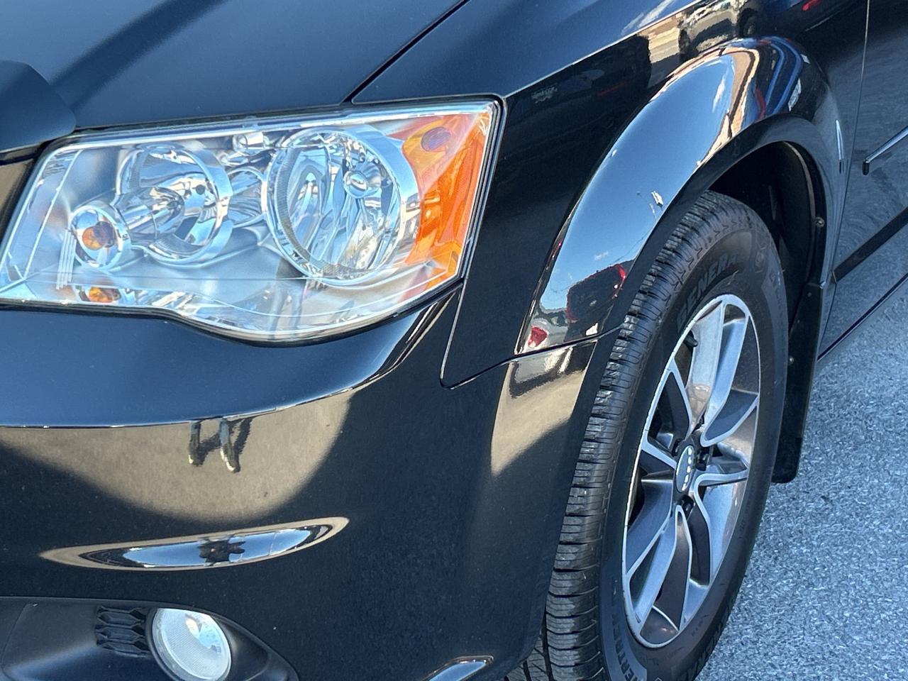 2017 Dodge Grand Caravan SXT Premium Plus BELLEVILLE 613-961-8848 Photo