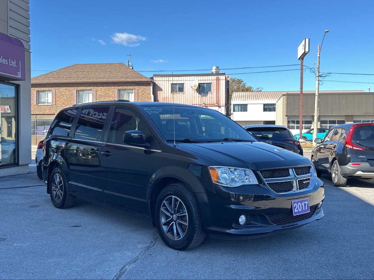 2017 Dodge Grand Caravan SXT Premium Plus BELLEVILLE 613-961-8848 Photo