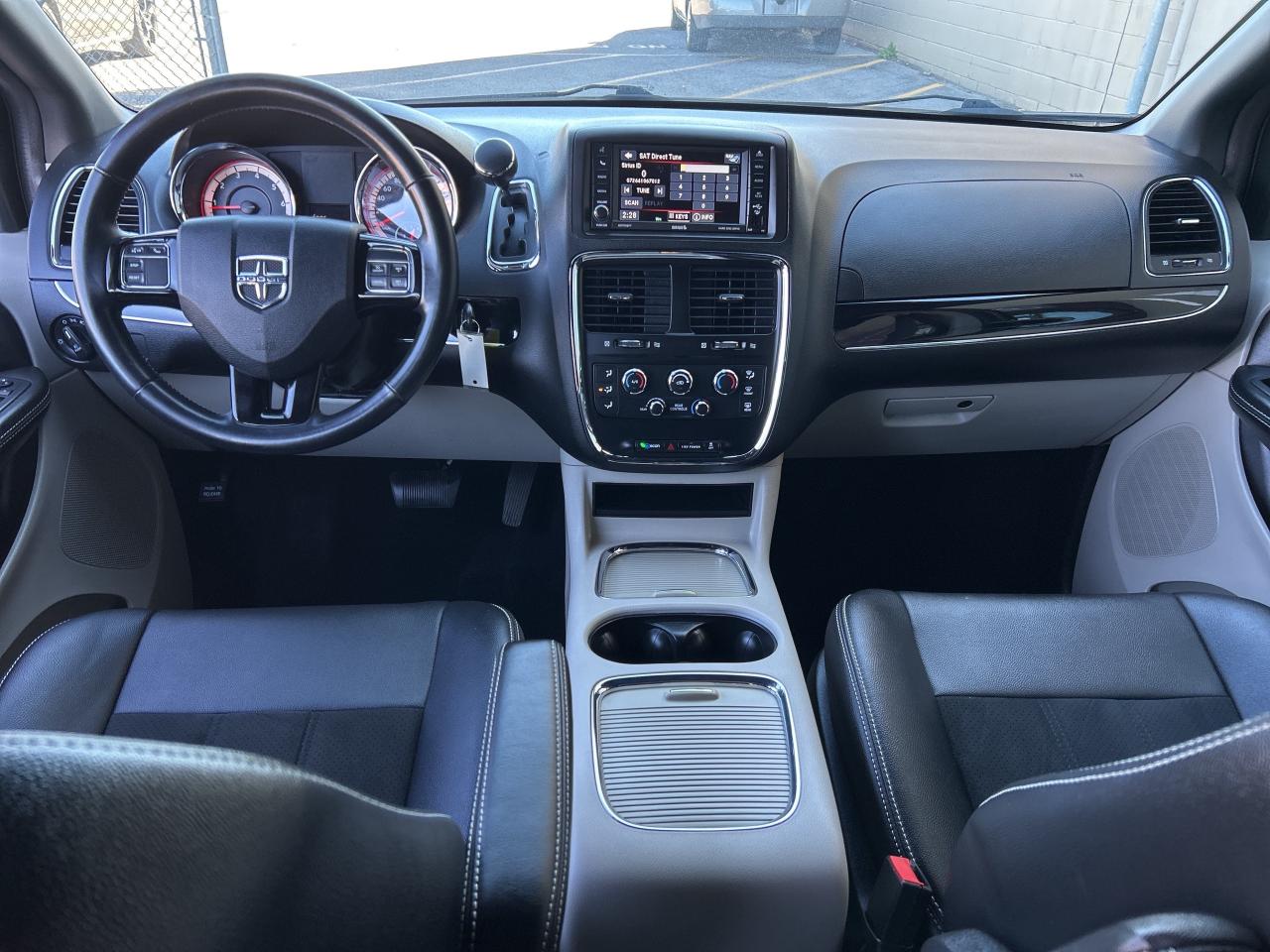 2017 Dodge Grand Caravan SXT Premium Plus BELLEVILLE 613-961-8848 Photo