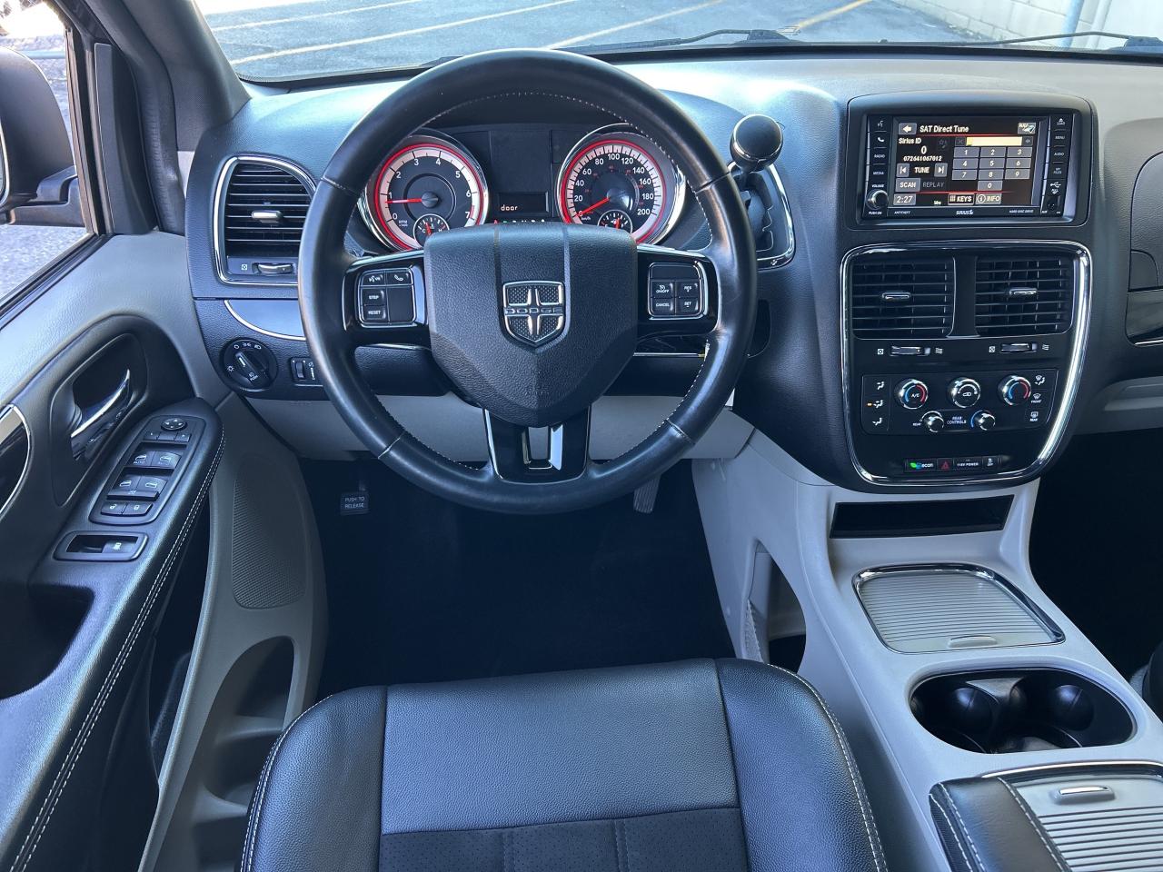 2017 Dodge Grand Caravan SXT Premium Plus BELLEVILLE 613-961-8848 Photo