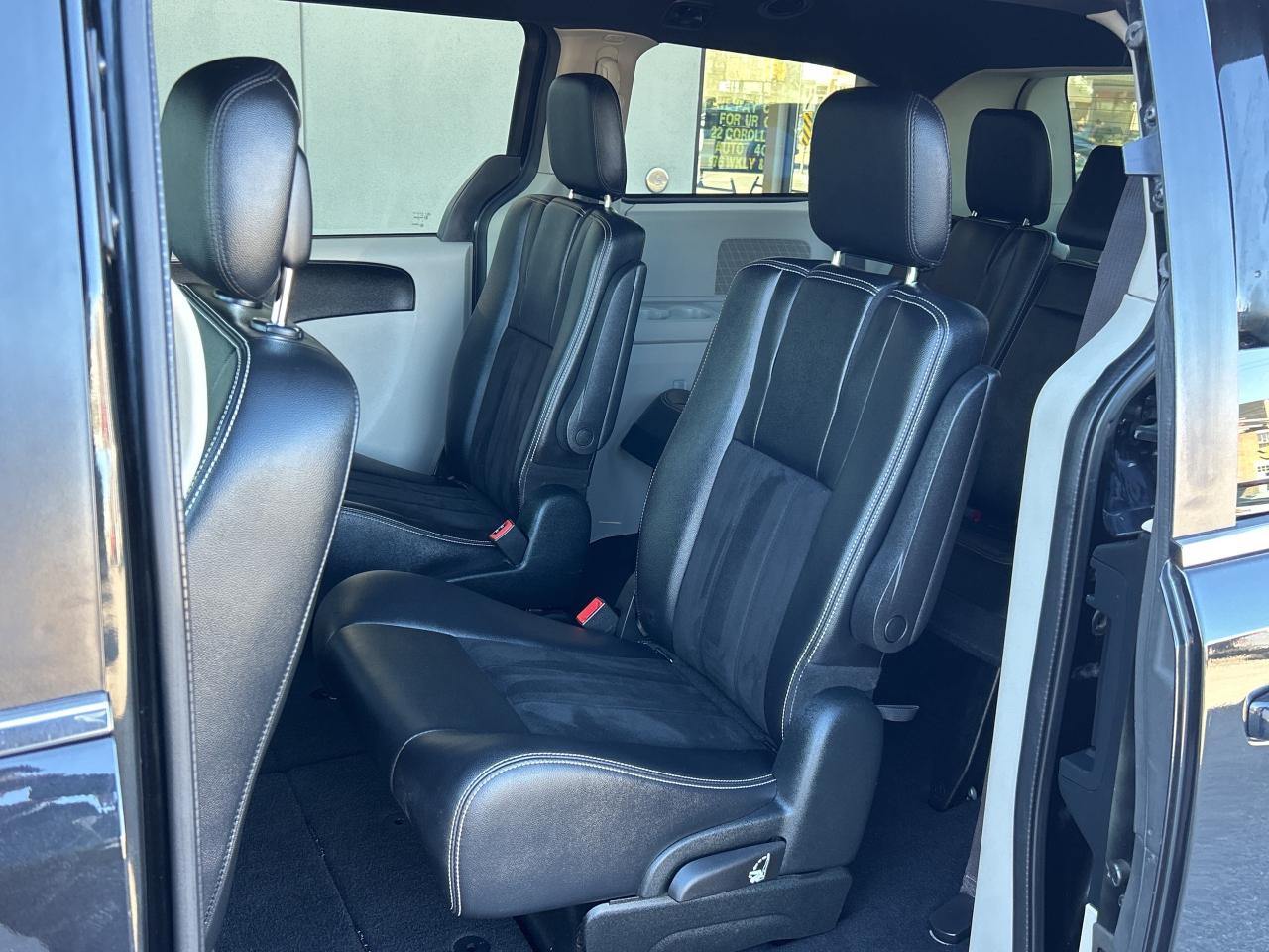 2017 Dodge Grand Caravan SXT Premium Plus BELLEVILLE 613-961-8848 Photo