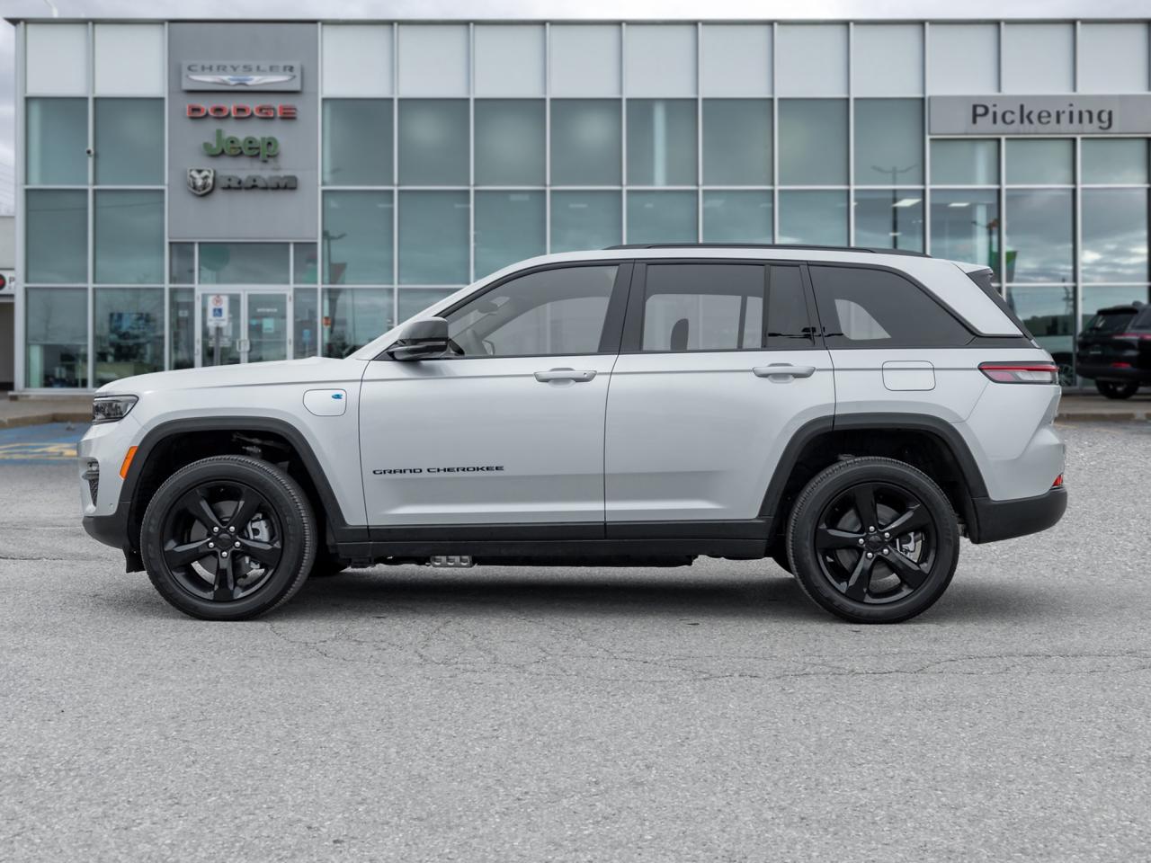 2025 Jeep Grand Cherokee 4xe Altitude 4x4   LUXURY TECH GRP II   PANO-ROOF Photo