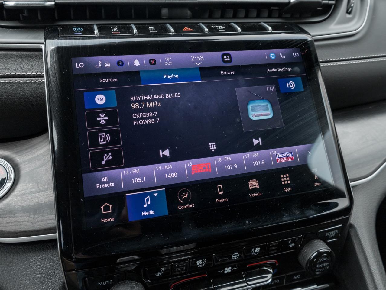 2025 Jeep Grand Cherokee 4xe Altitude 4x4   LUXURY TECH GRP II   PANO-ROOF Photo