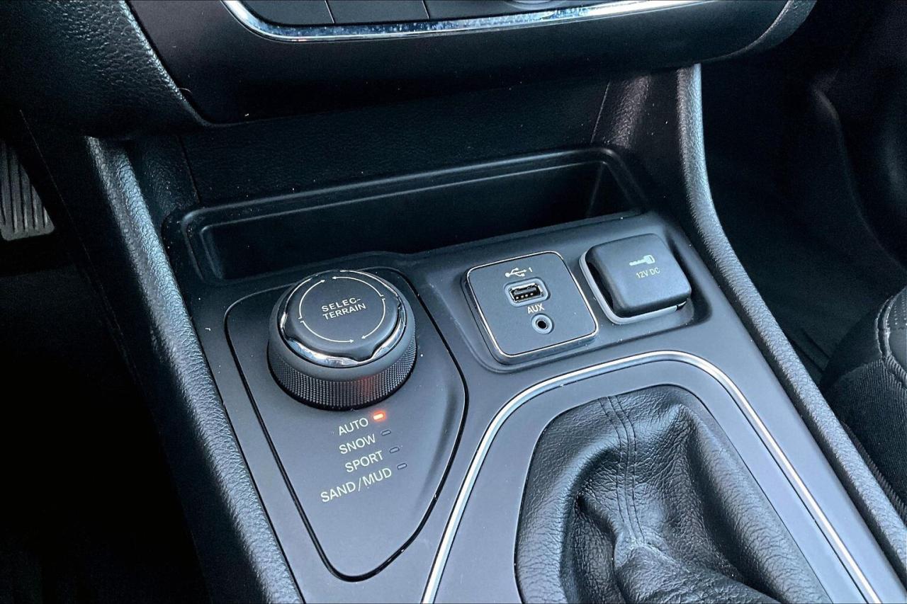 2021 Jeep Cherokee High Altitude   Luxury Group   Technology Group Photo