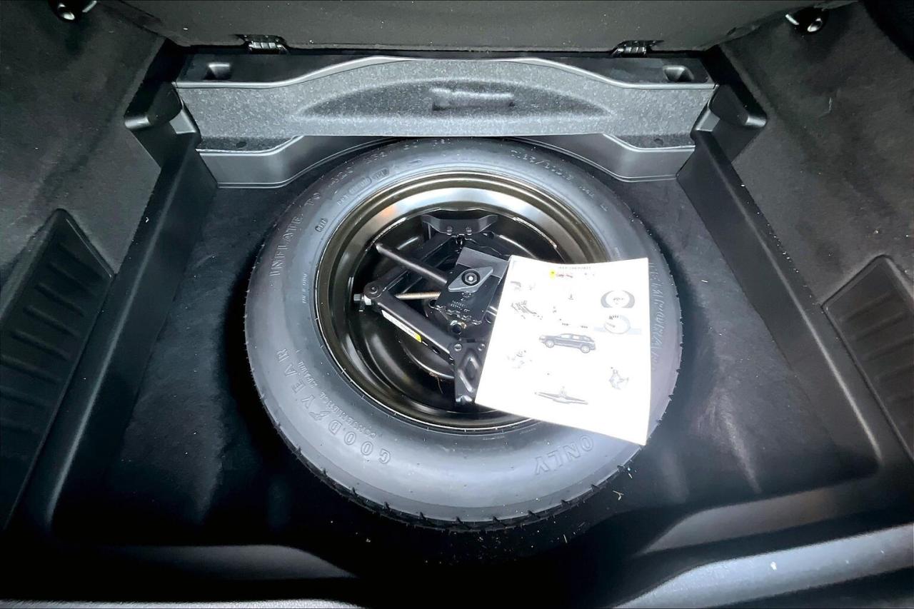 2021 Jeep Cherokee High Altitude   Luxury Group   Technology Group Photo