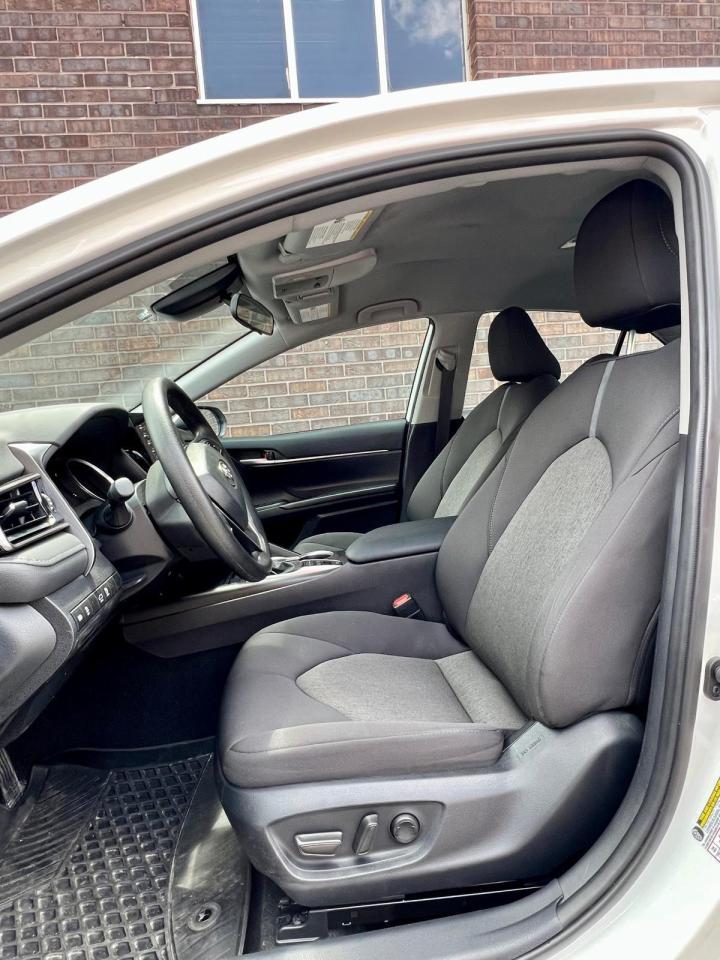 2023 Toyota Camry HYBRID, HEATED SEATS, CAMERA, DRIVE ASSIST Photo
