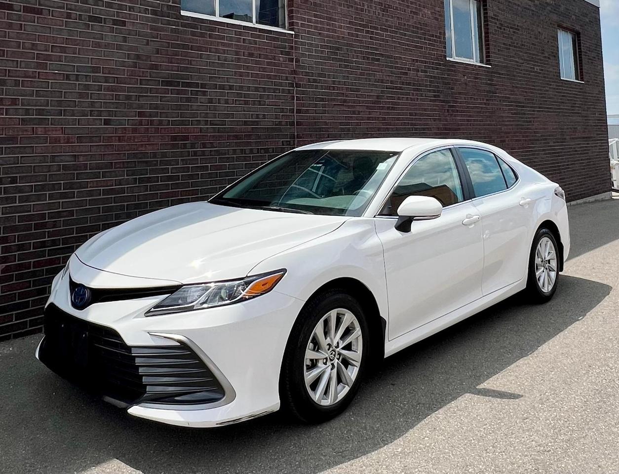 2023 Toyota Camry HYBRID, HEATED SEATS, CAMERA, DRIVE ASSIST Photo