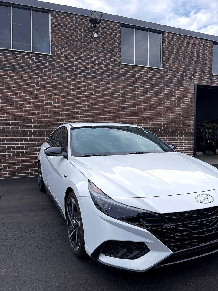 2023 Hyundai Elantra Luxury IVT Photo