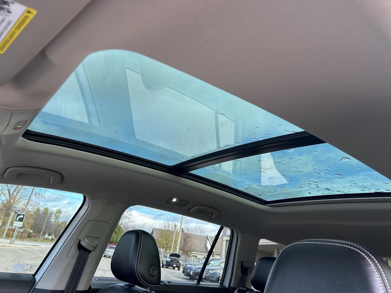 2022 Volkswagen Atlas Highline  **CALL BELLEVILLE **613-961-8848** Photo