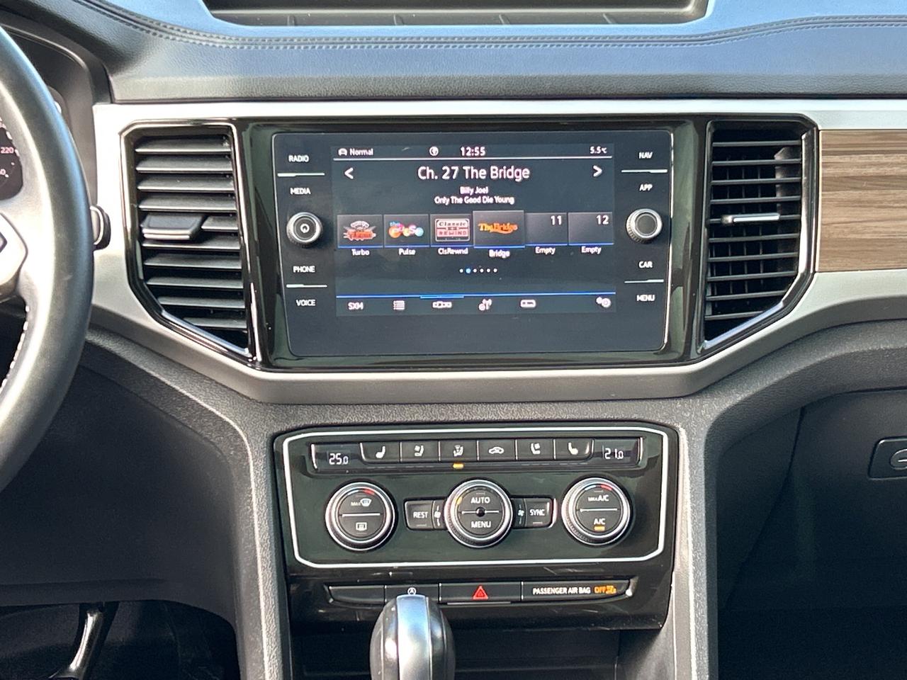 2022 Volkswagen Atlas Highline  **CALL BELLEVILLE **613-961-8848** Photo