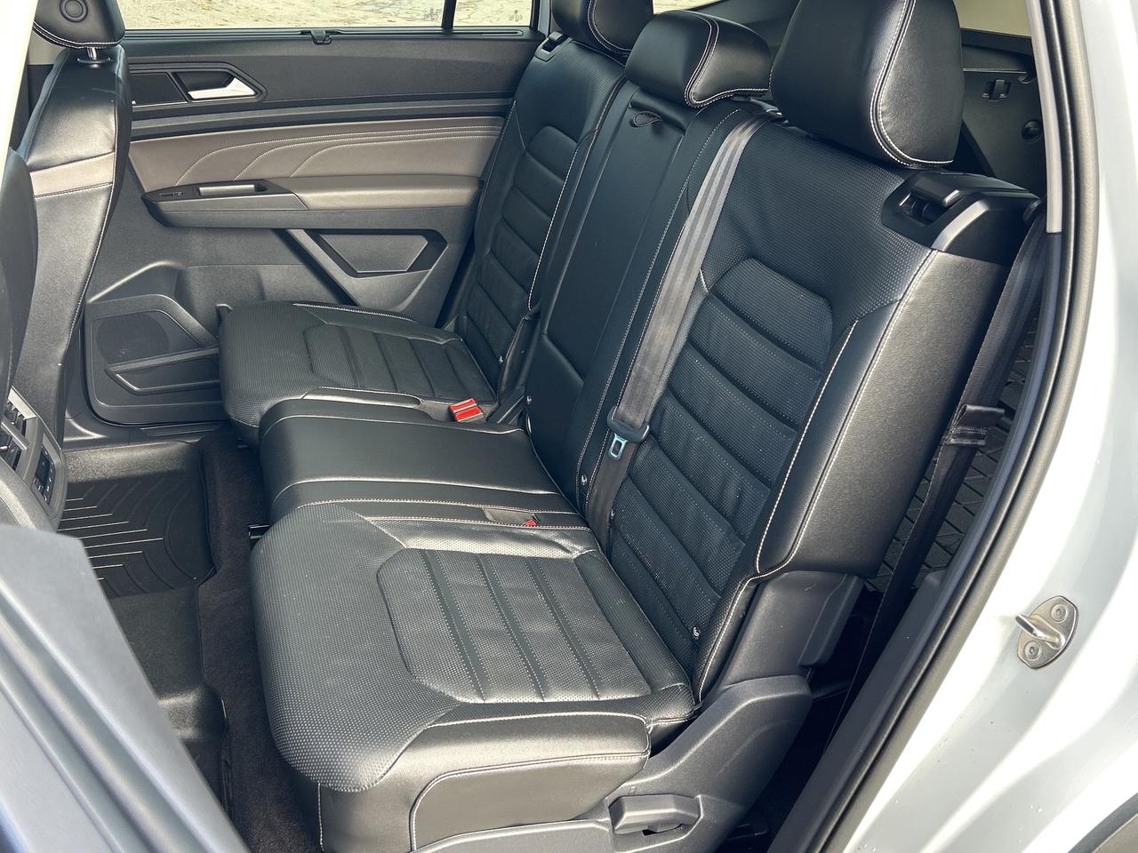 2022 Volkswagen Atlas Highline  **CALL BELLEVILLE **613-961-8848** Photo