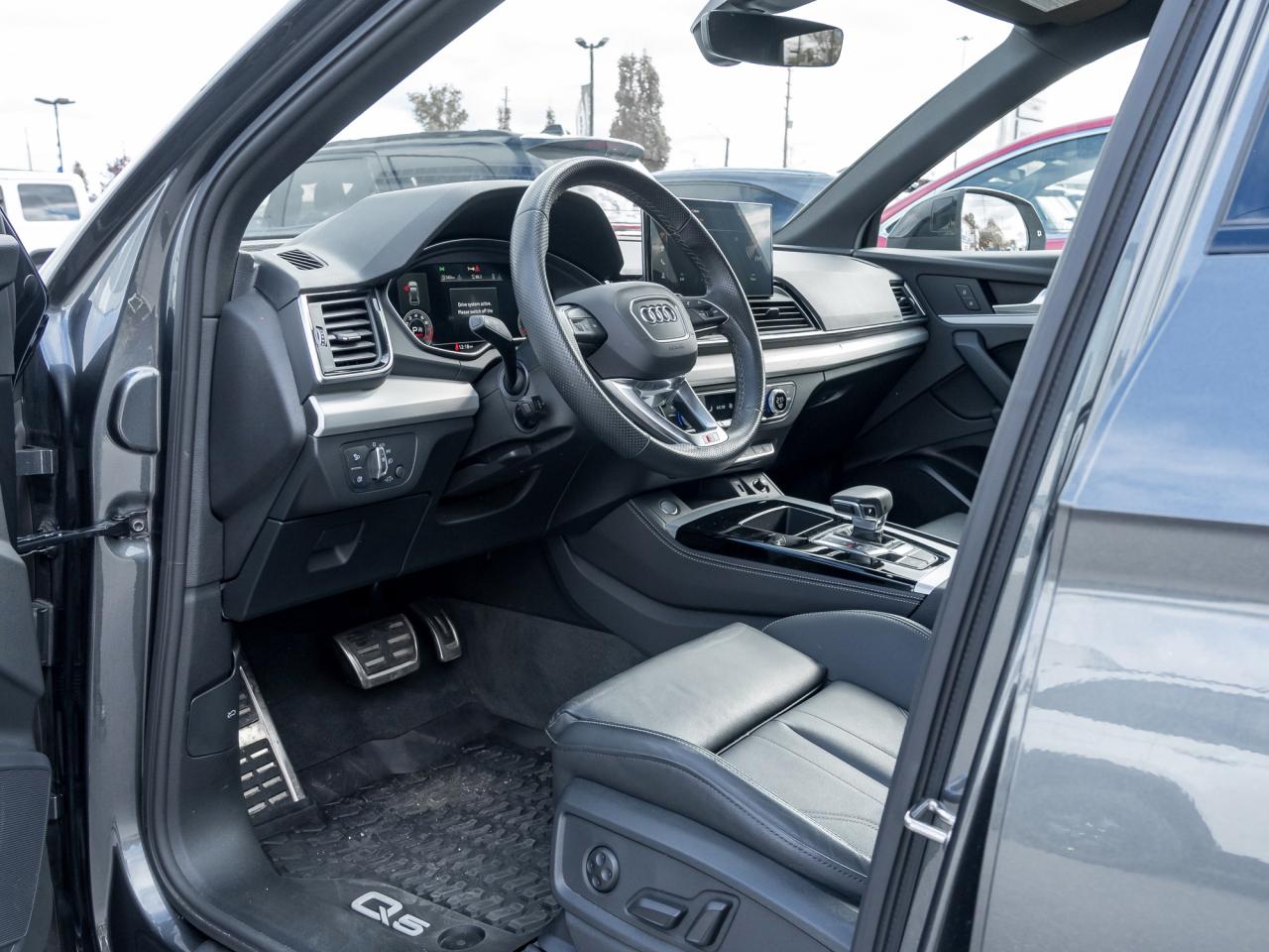 2025 Audi Q5 quattro  NAVI  ROOF  LOW KMS Photo