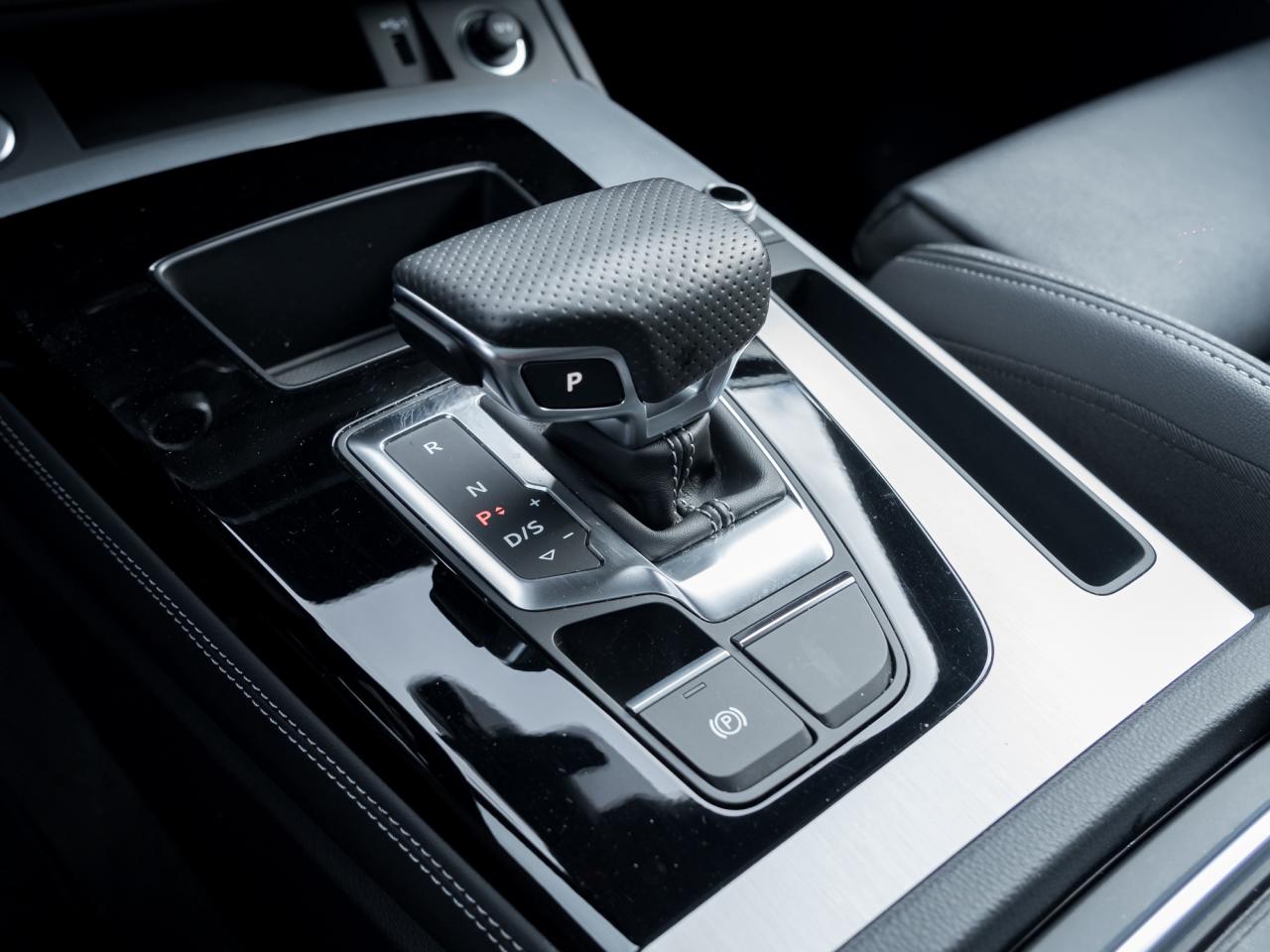 2025 Audi Q5 quattro  NAVI  ROOF  LOW KMS Photo