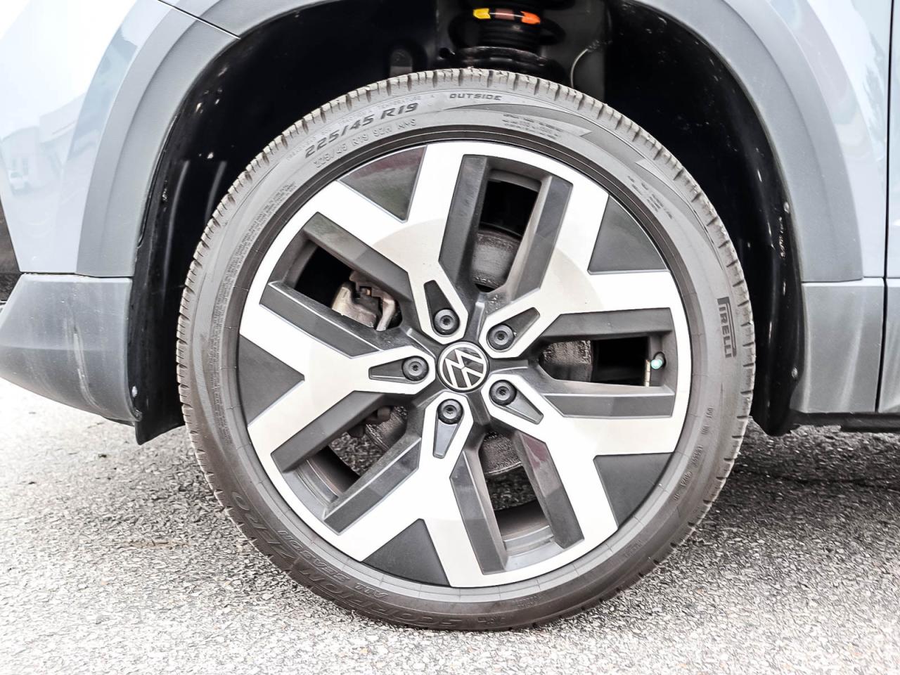 2022 Volkswagen Taos HIGHLINE   INCLUDES SNOW TIRES   LEATHER   SUNROOF Photo