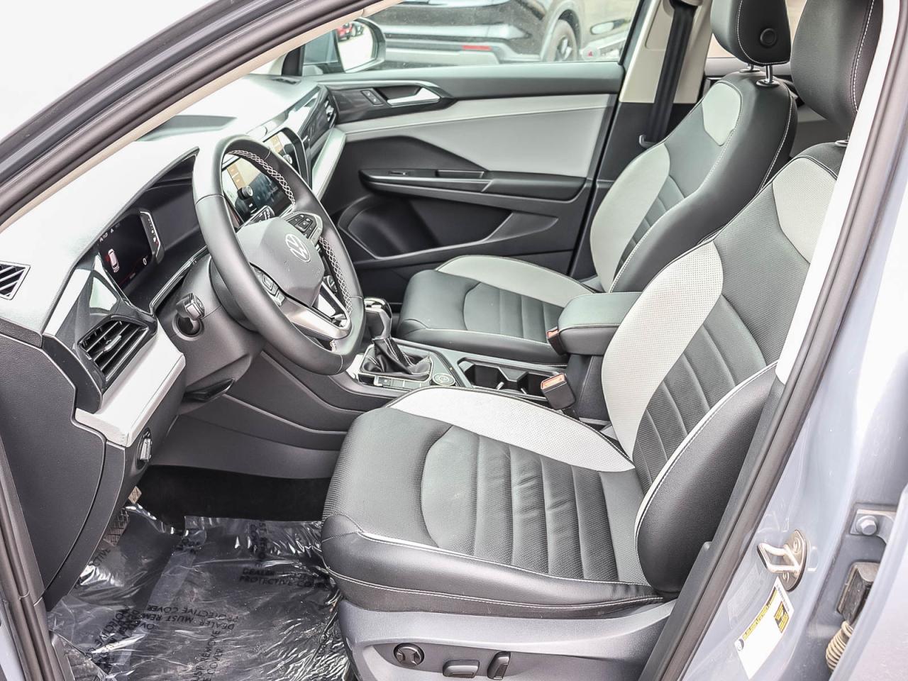 2022 Volkswagen Taos HIGHLINE   INCLUDES SNOW TIRES   LEATHER   SUNROOF Photo