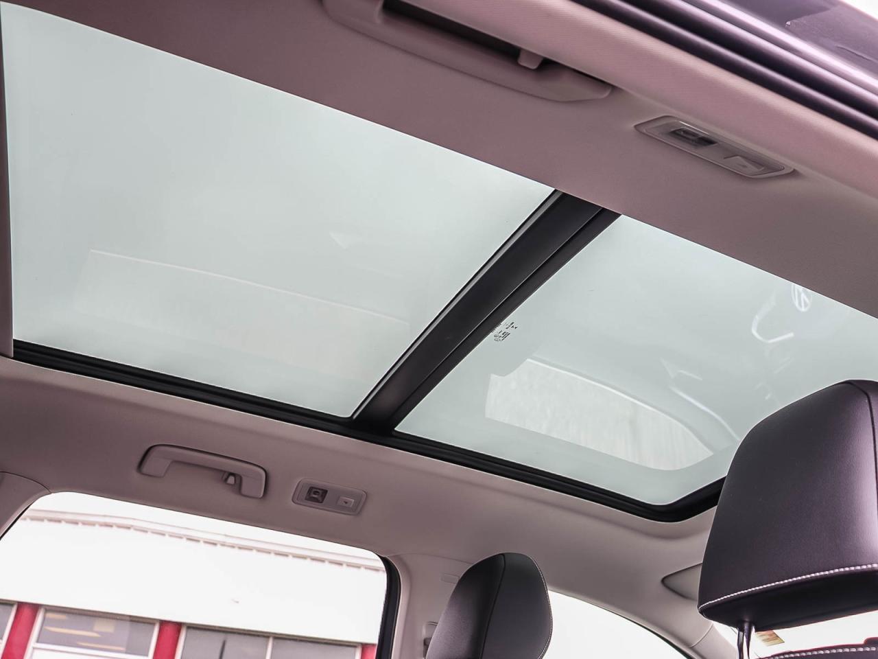 2022 Volkswagen Taos HIGHLINE   INCLUDES SNOW TIRES   LEATHER   SUNROOF Photo