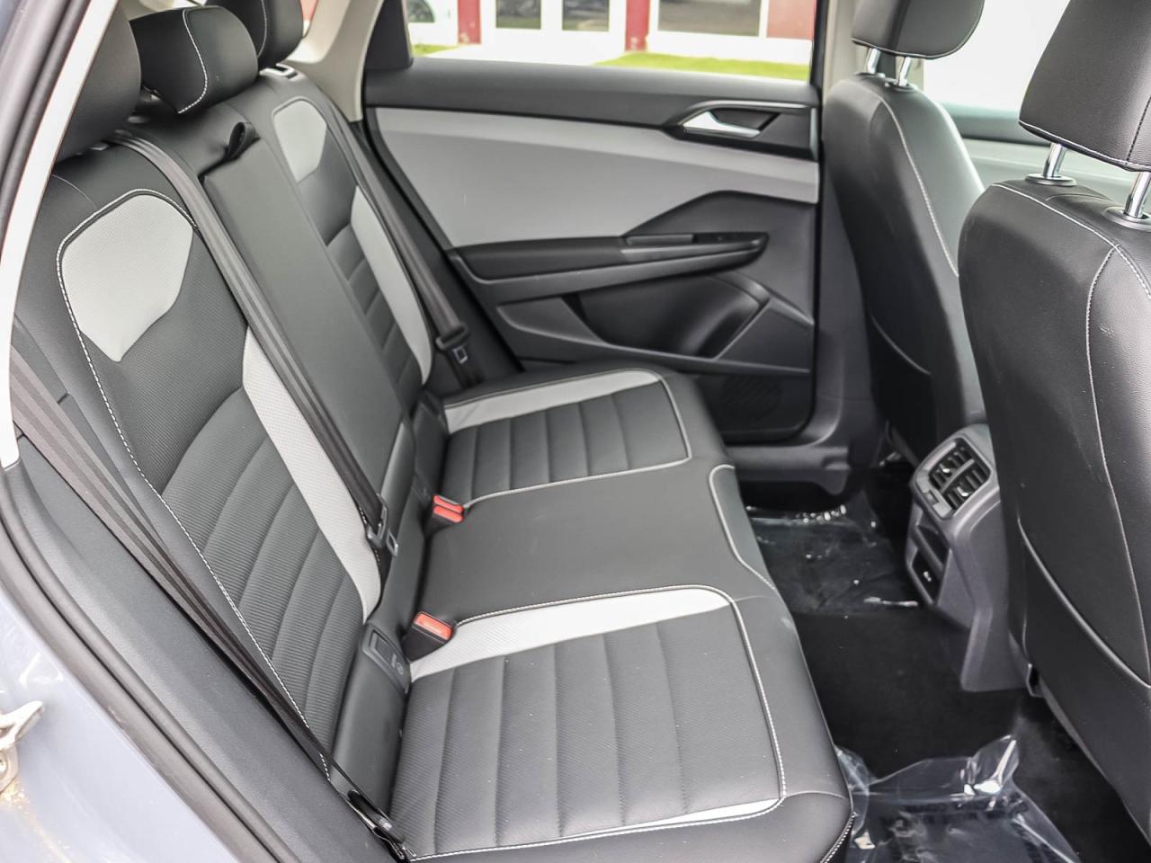 2022 Volkswagen Taos HIGHLINE   INCLUDES SNOW TIRES   LEATHER   SUNROOF Photo