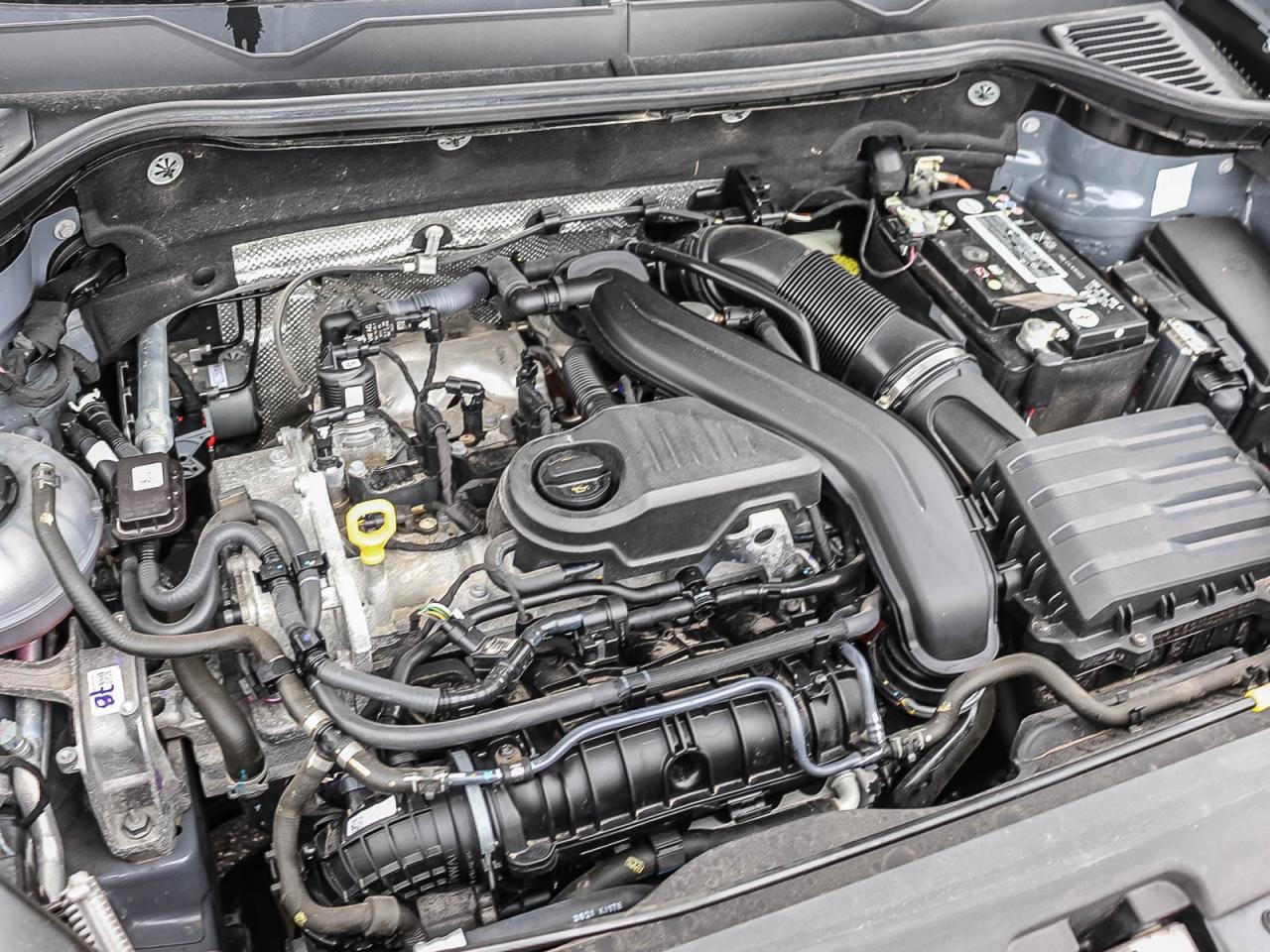 2022 Volkswagen Taos HIGHLINE   INCLUDES SNOW TIRES   LEATHER   SUNROOF Photo