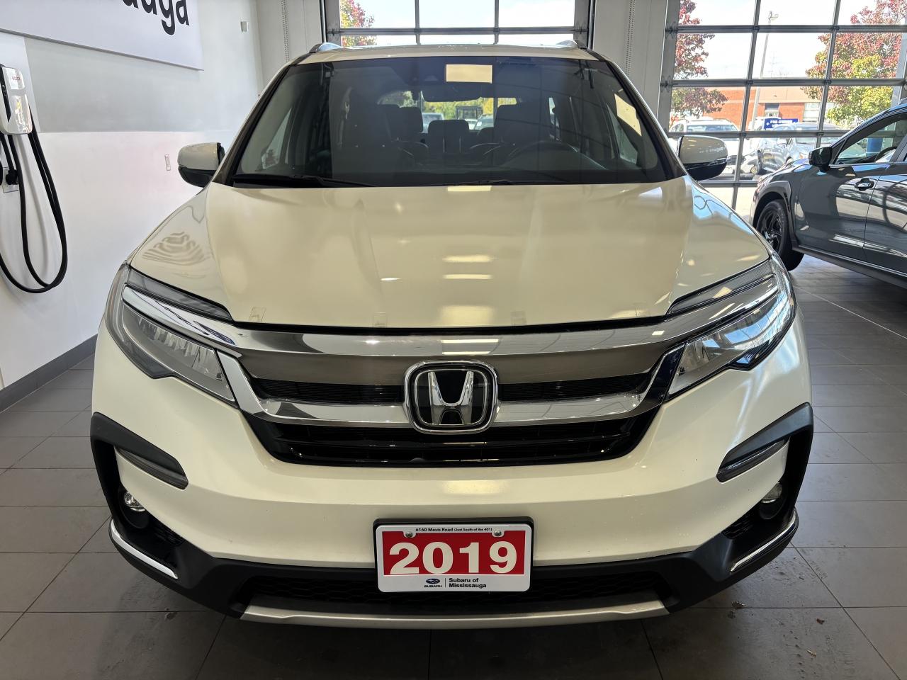 2019 Honda Pilot TOURING  8 PASSENGER   LOW KM   SUNROOF  NAVI  AWD Photo
