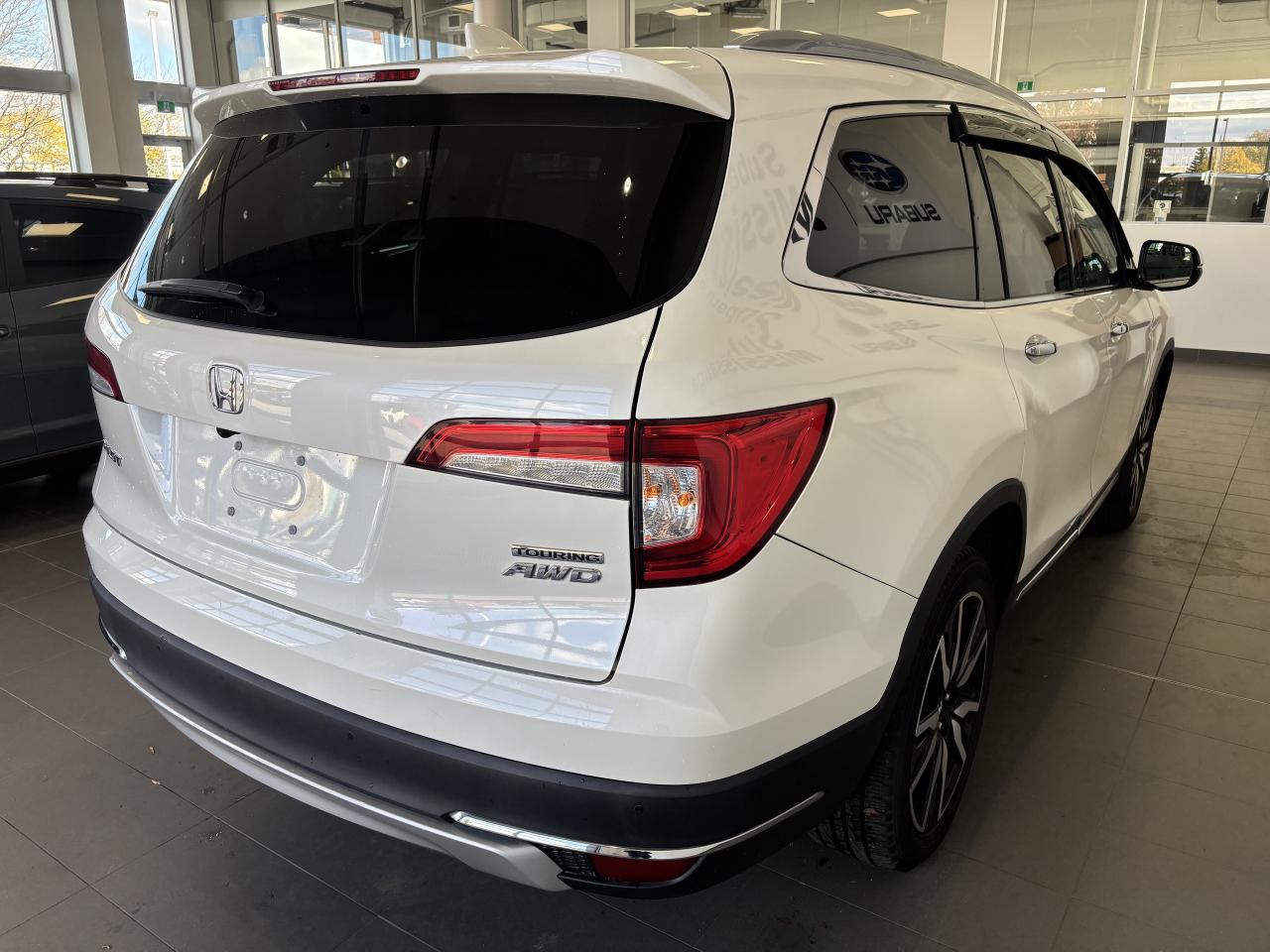 2019 Honda Pilot TOURING  8 PASSENGER   LOW KM   SUNROOF  NAVI  AWD Photo