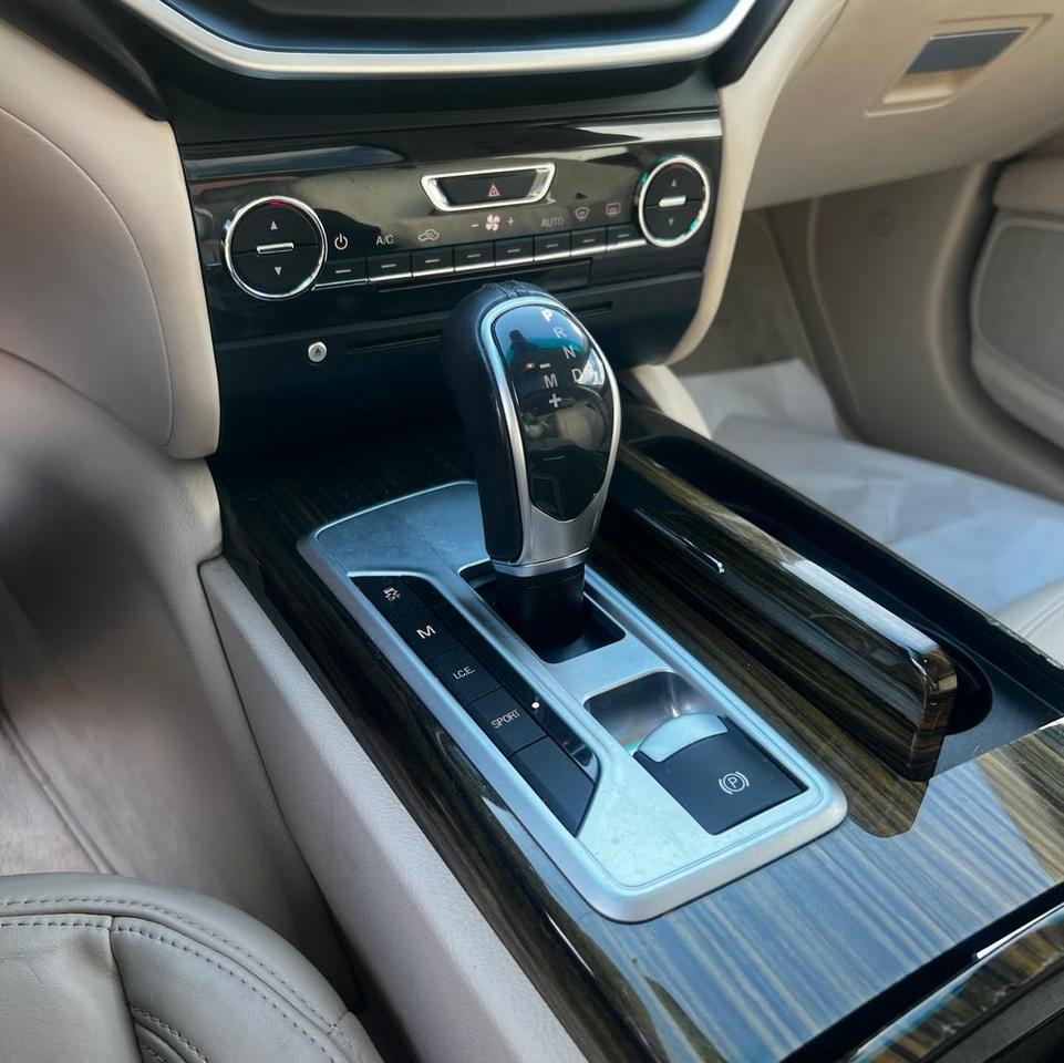 2015 Maserati Ghibli SQ4, SUNROOF, PADDLE SHIFT, NAV, BACKUP CAM Photo