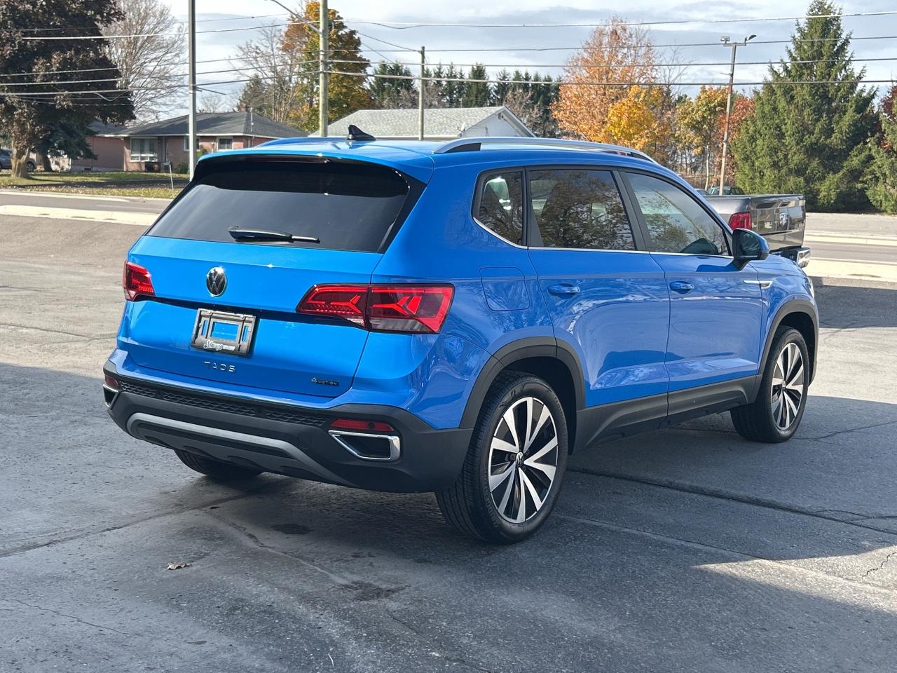 2022 Volkswagen Taos Highline NAVI/LEATHER/PANO ROOF  CALL 613-961-8848 Photo4