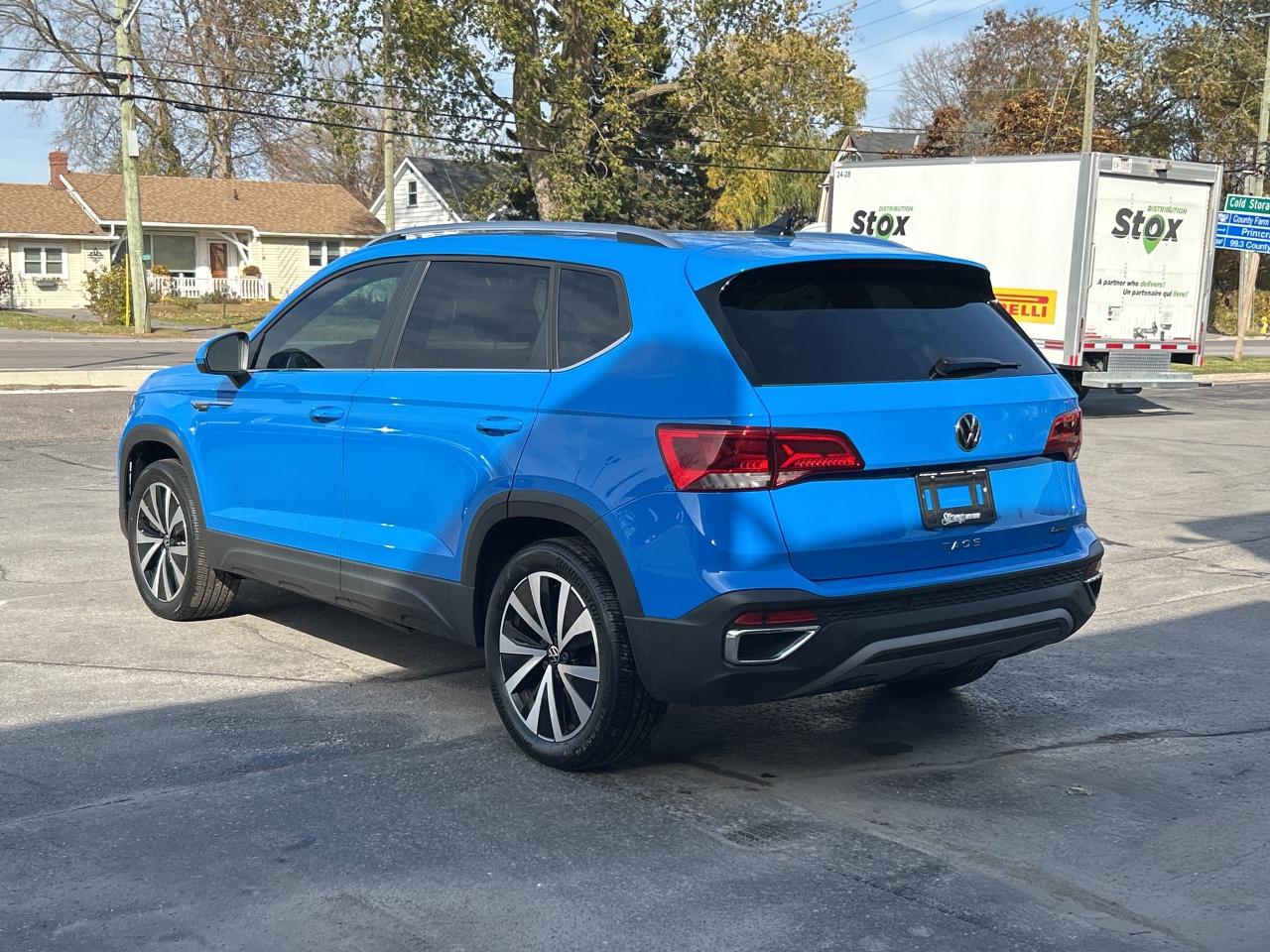 2022 Volkswagen Taos Highline NAVI/LEATHER/PANO ROOF  CALL 613-961-8848 Photo2