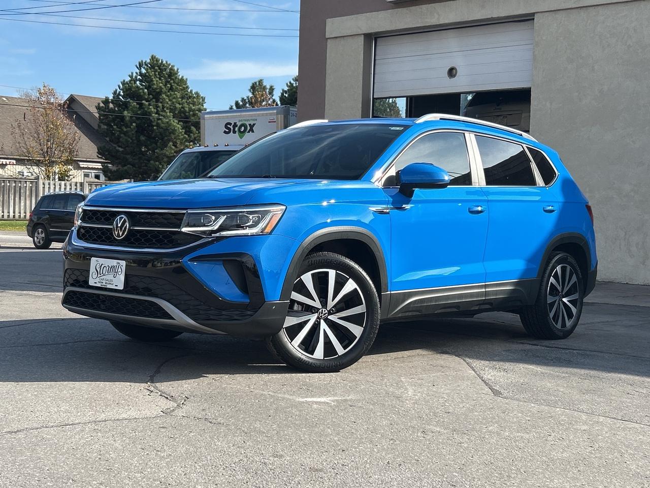 2022 Volkswagen Taos Highline NAVI/LEATHER/PANO ROOF  CALL 613-961-8848 Photo0