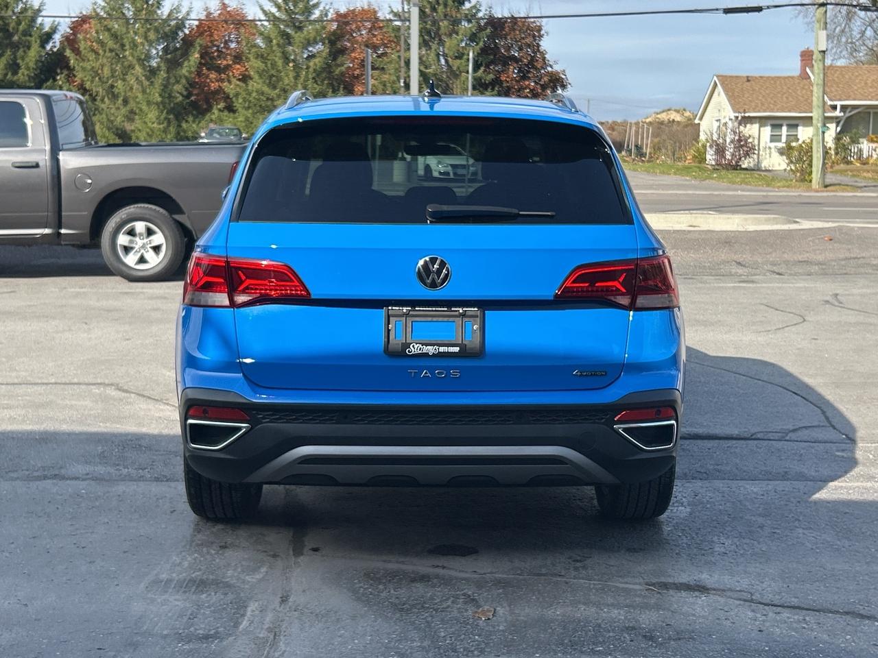 2022 Volkswagen Taos Highline NAVI/LEATHER/PANO ROOF  CALL 613-961-8848 Photo