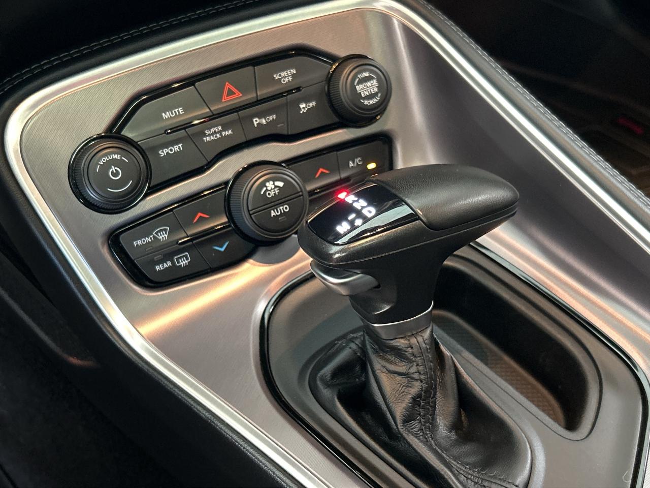 2021 Dodge Challenger R/T T/A 5.7L/ROOF/NAV CALL NAPANEE 613-354-2100 Photo