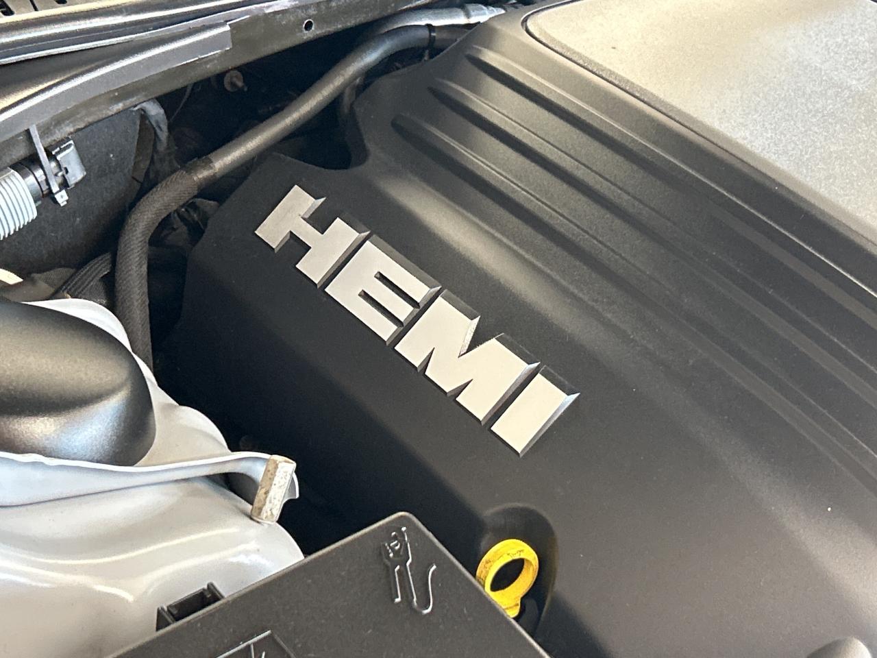 2021 Dodge Challenger R/T T/A 5.7L/ROOF/NAV CALL NAPANEE 613-354-2100 Photo