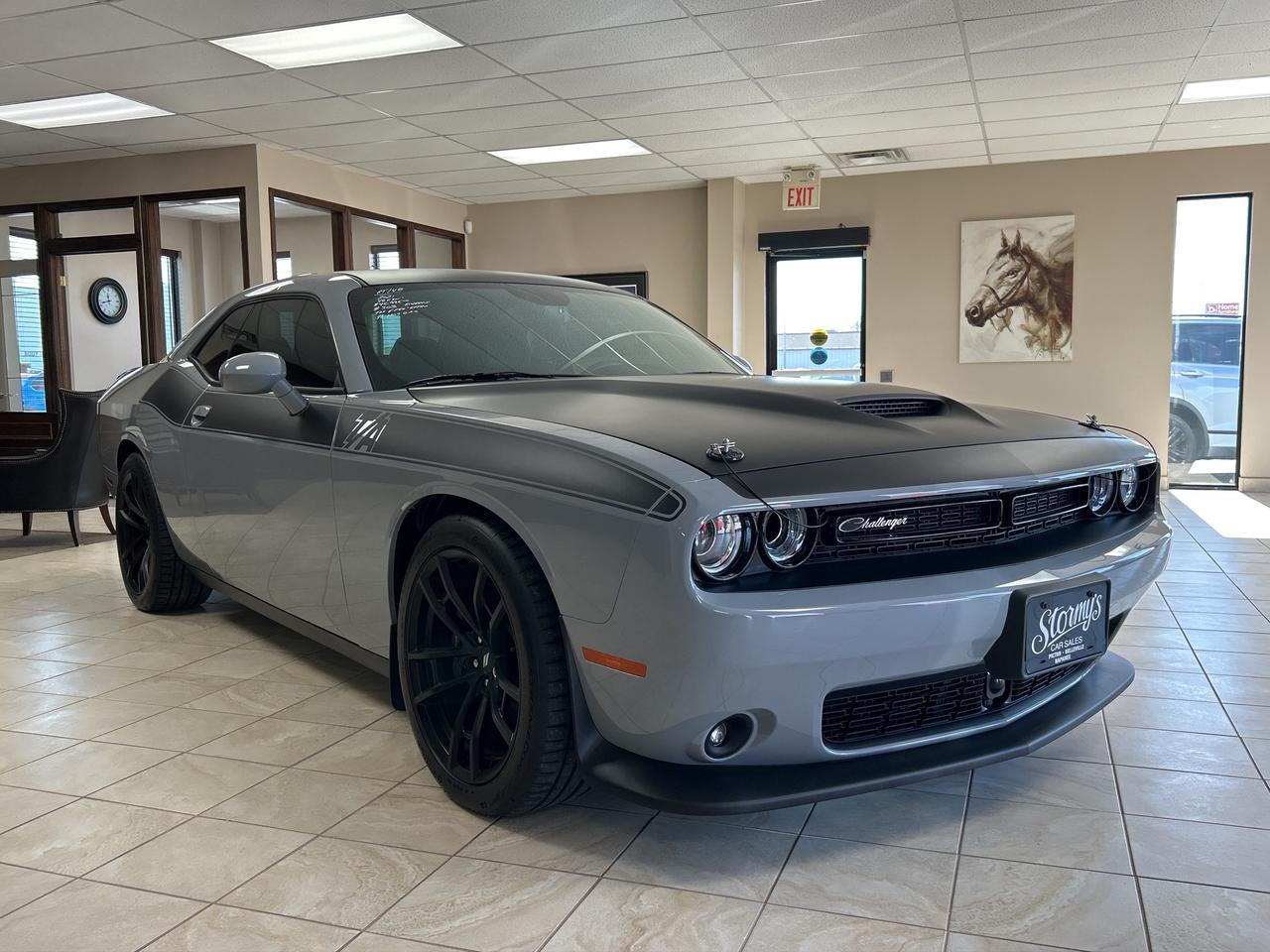 2021 Dodge Challenger R/T T/A 5.7L/ROOF/NAV CALL NAPANEE 613-354-2100 Photo
