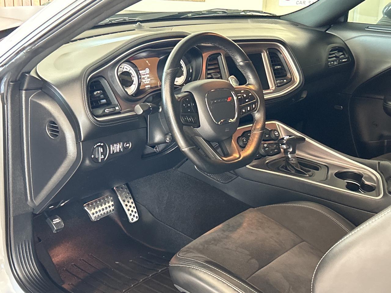 2021 Dodge Challenger R/T T/A 5.7L/ROOF/NAV CALL NAPANEE 613-354-2100 Photo