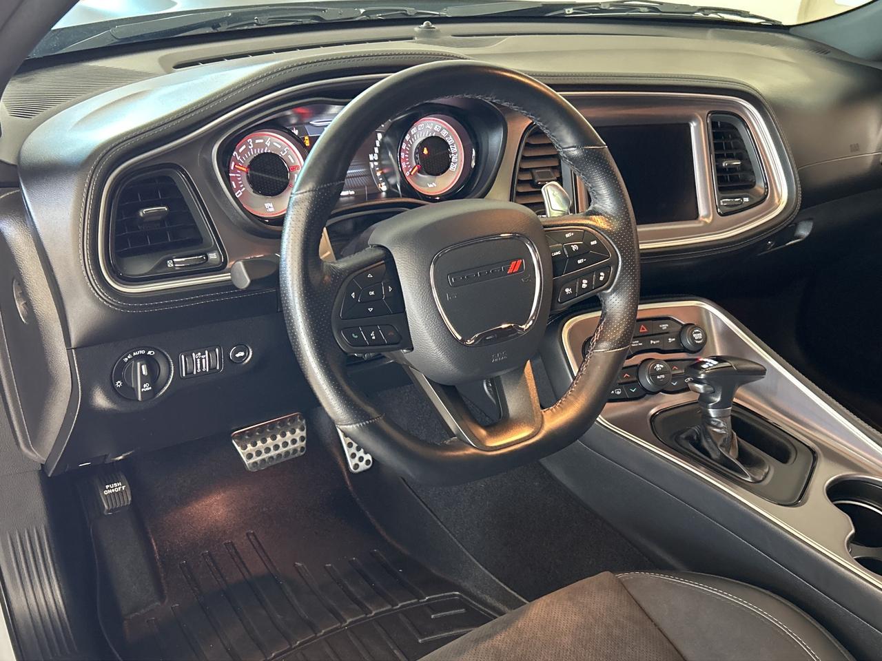 2021 Dodge Challenger R/T T/A 5.7L/ROOF/NAV CALL NAPANEE 613-354-2100 Photo