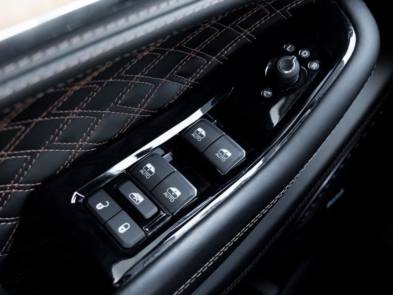 2023 Jeep Grand Cherokee L Summit Reserve 4x4 Photo