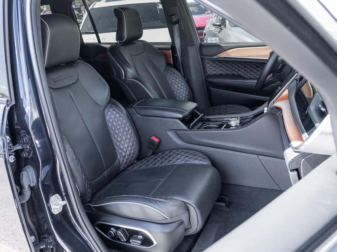 2023 Jeep Grand Cherokee L Summit Reserve 4x4 Photo