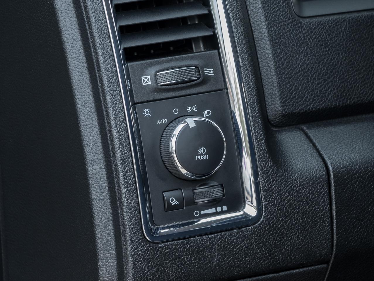 2018 RAM 1500 Laramie 4x4 Quad Cab  NAVI   ROOF  LEATHER Photo