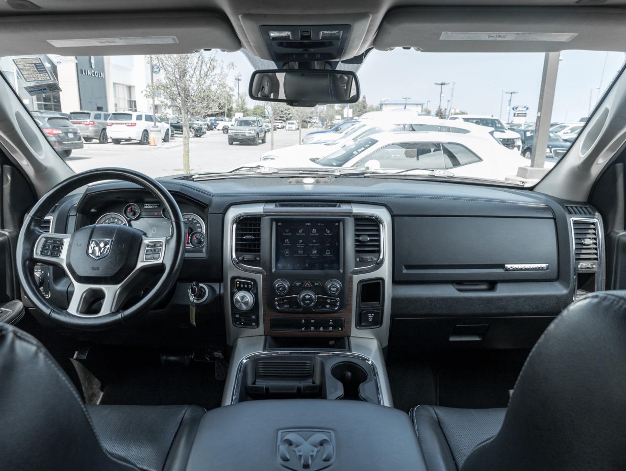 2018 RAM 1500 Laramie 4x4 Quad Cab  NAVI   ROOF  LEATHER Photo