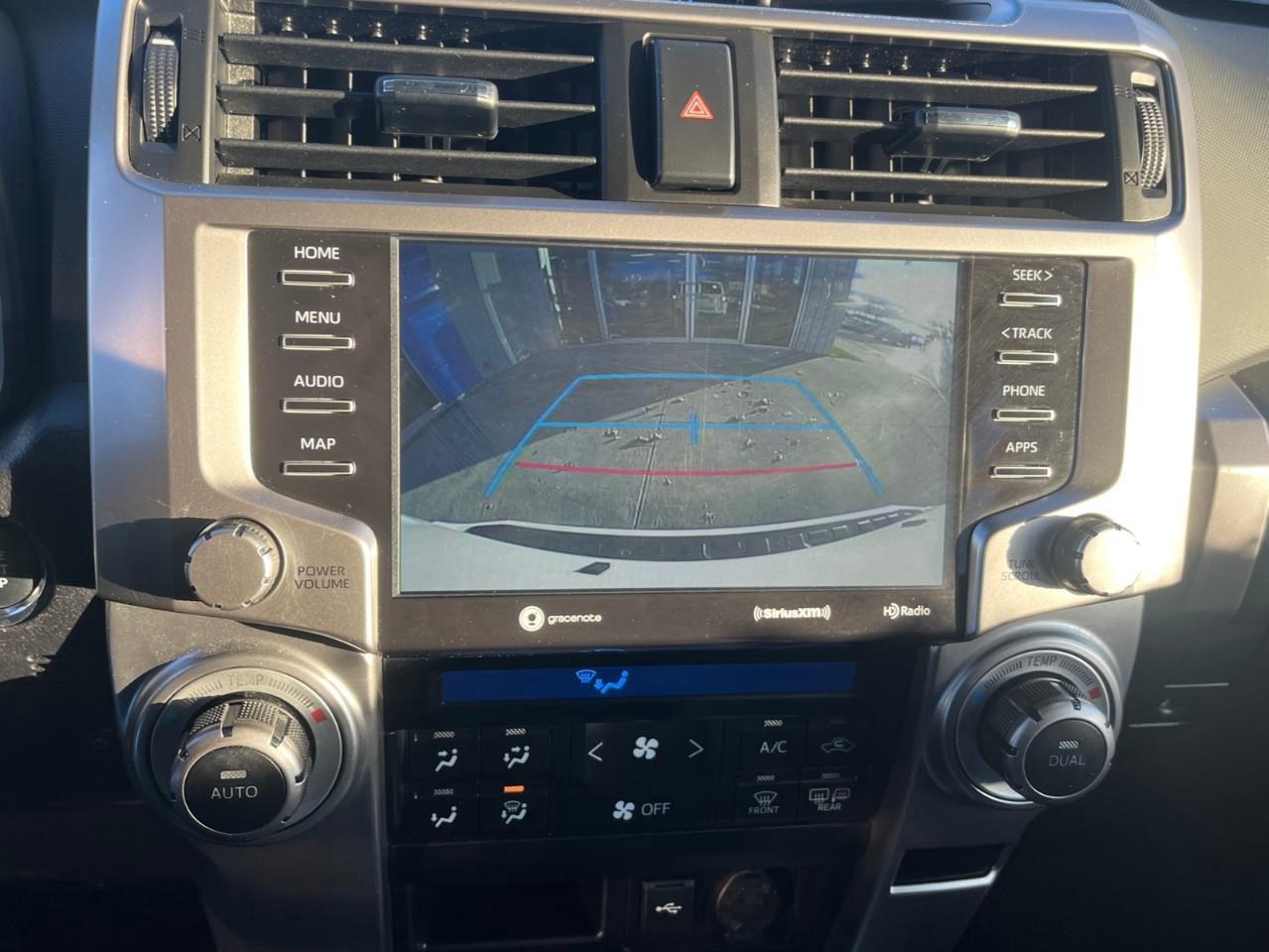 2024 Toyota 4Runner BASE SR5 7PASS LEATHER AND SUNROOF Photo