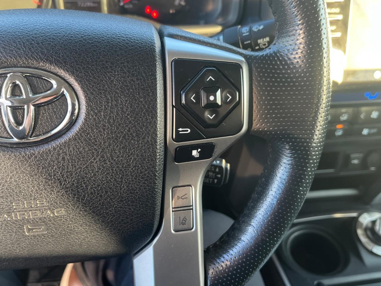 2024 Toyota 4Runner BASE SR5 7PASS LEATHER AND SUNROOF Photo