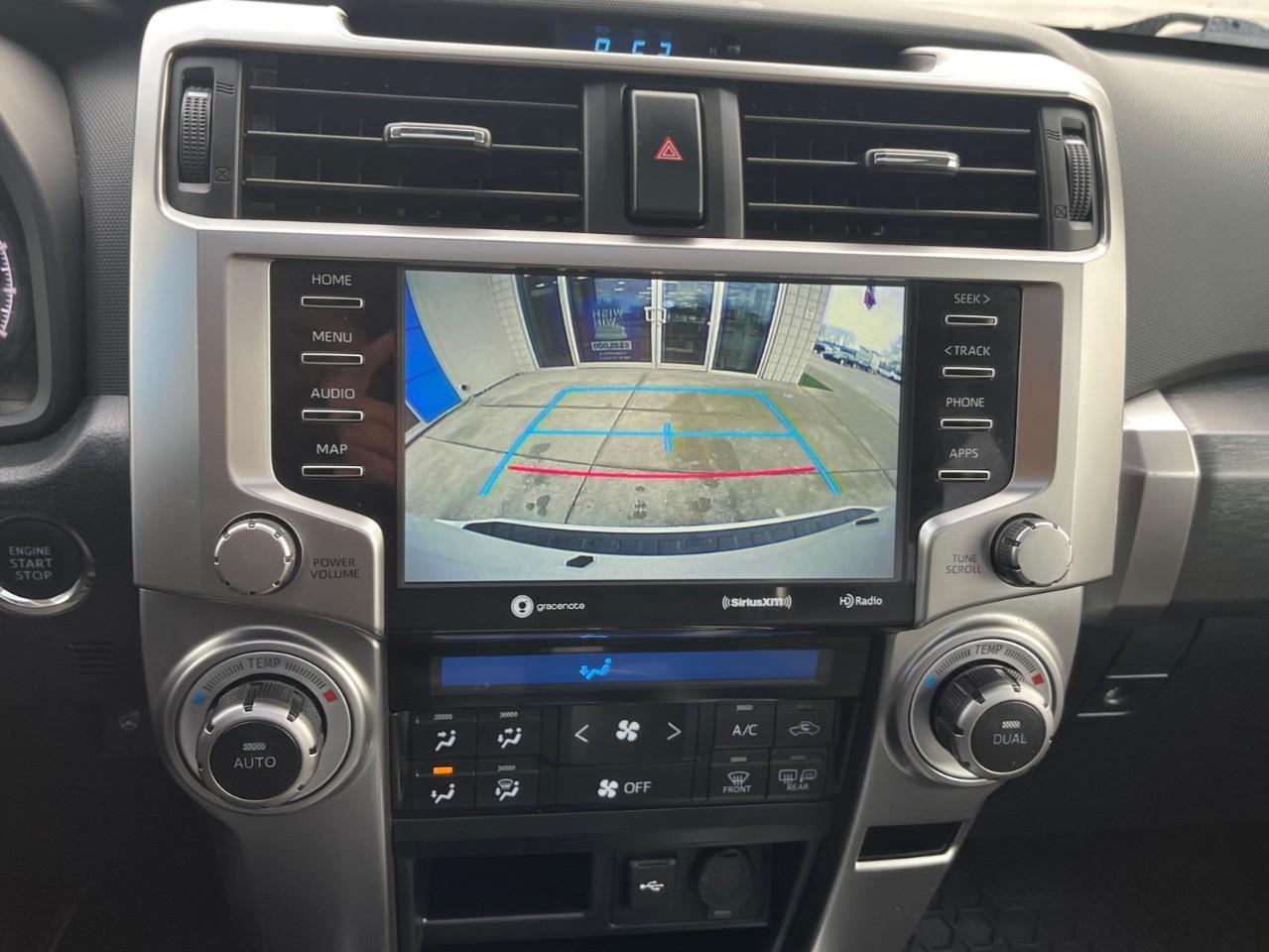 2024 Toyota 4Runner BASE SR5 7PASS LEATHER AND SUNROOF Photo