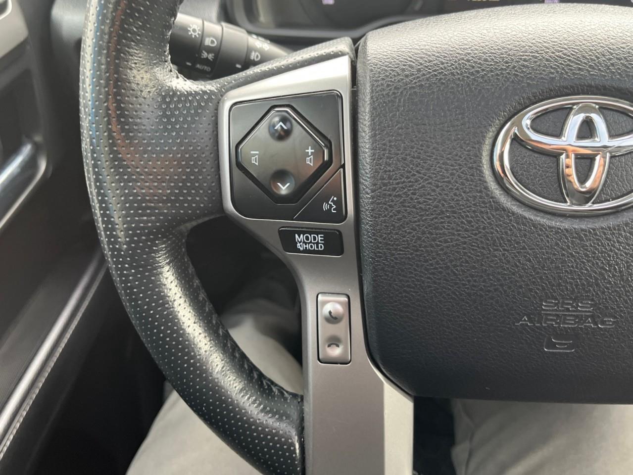 2024 Toyota 4Runner BASE SR5 7PASS LEATHER AND SUNROOF Photo