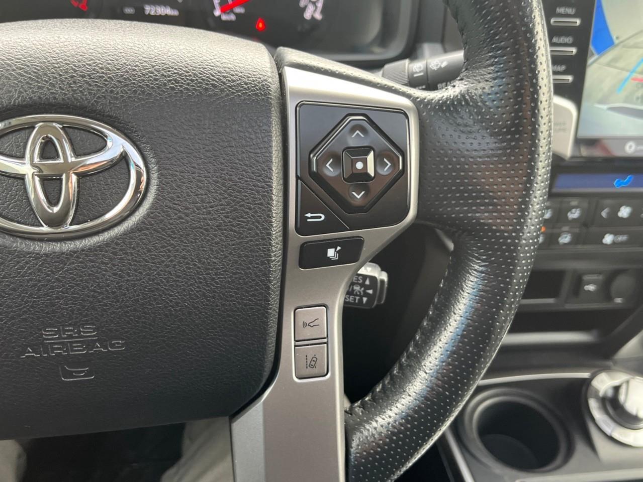 2024 Toyota 4Runner BASE SR5 7PASS LEATHER AND SUNROOF Photo