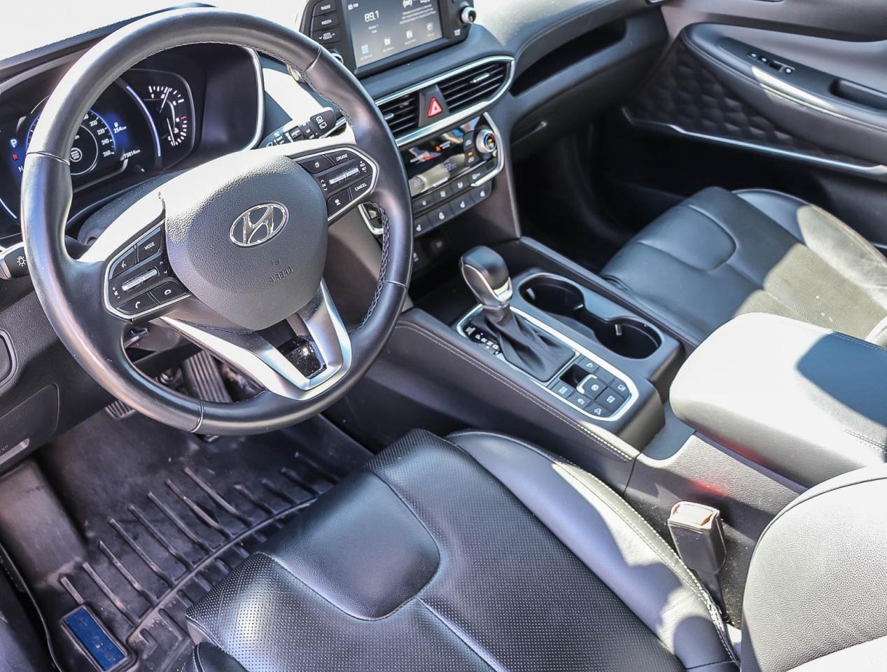 2020 Hyundai Santa Fe LUXURY   SNOW TIRES INCLUDED   2 KEYS   PANO ROOF Photo