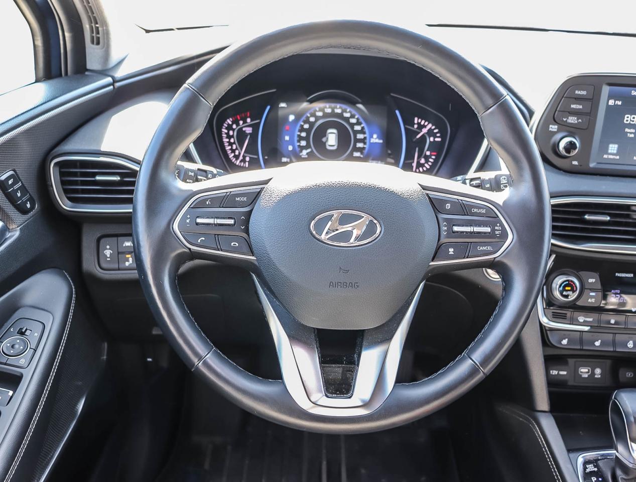 2020 Hyundai Santa Fe LUXURY   SNOW TIRES INCLUDED   2 KEYS   PANO ROOF Photo