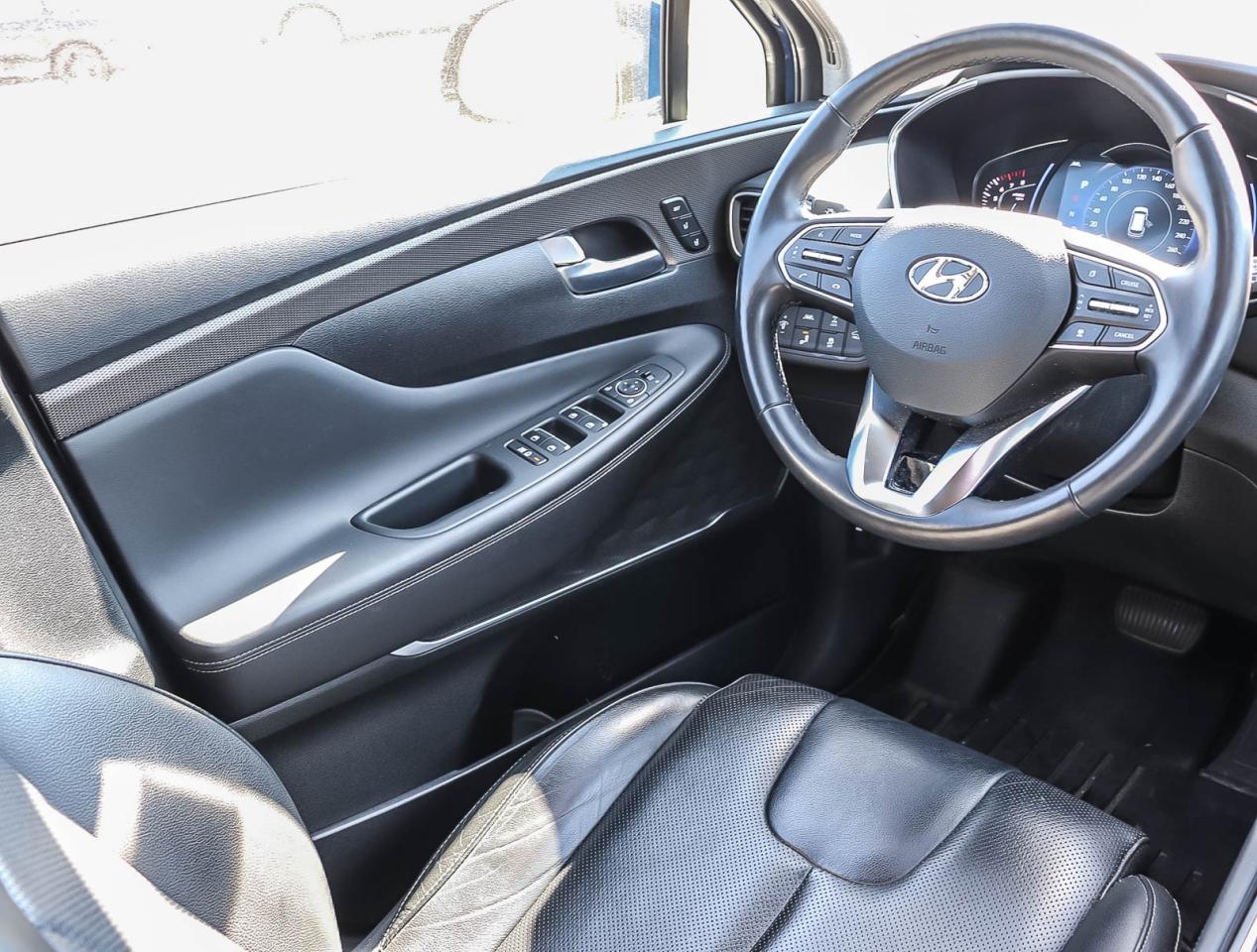 2020 Hyundai Santa Fe LUXURY   SNOW TIRES INCLUDED   2 KEYS   PANO ROOF Photo