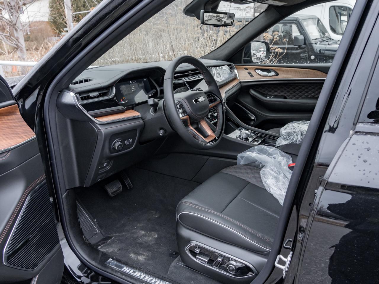 2025 Jeep Grand Cherokee Summit Reserve 4x4 Photo