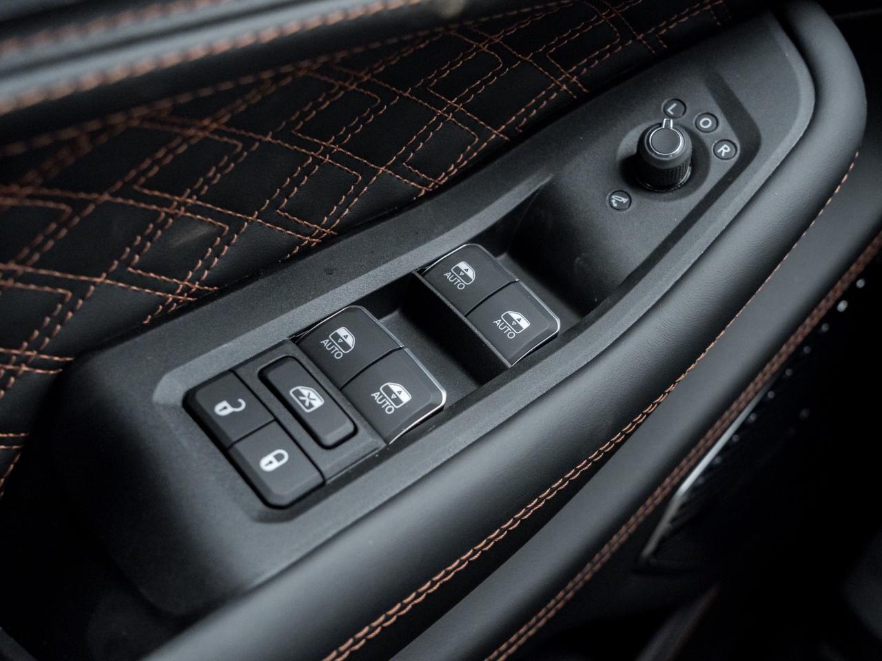 2025 Jeep Grand Cherokee Summit Reserve 4x4 Photo