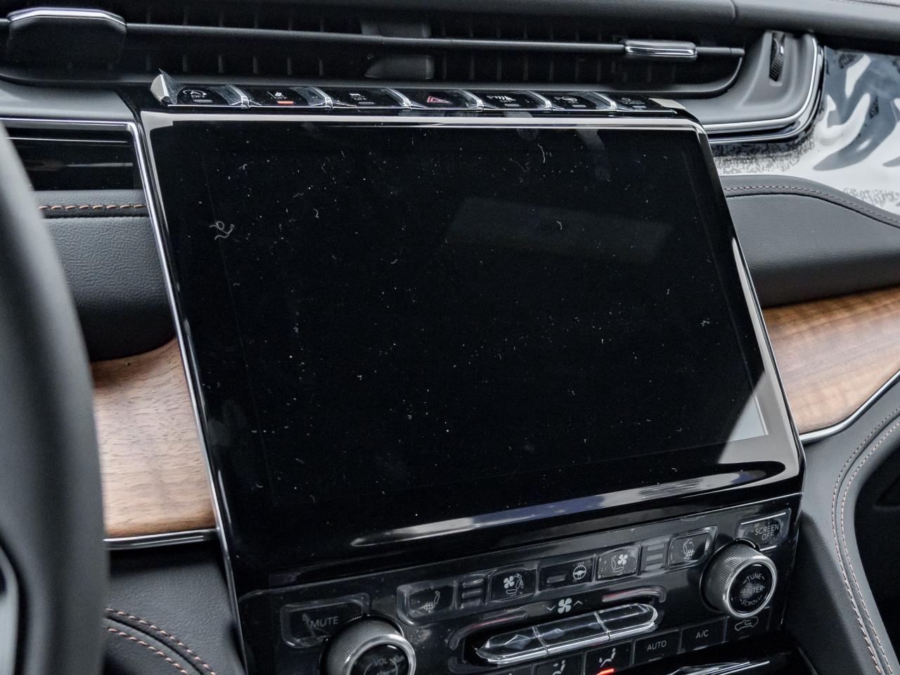 2025 Jeep Grand Cherokee Summit Reserve 4x4 Photo